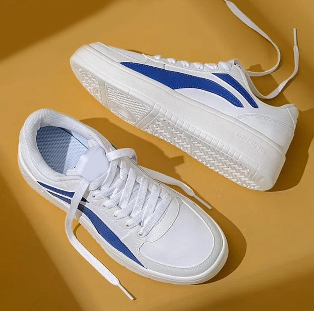 SNKORA AeroWalk Sneakers