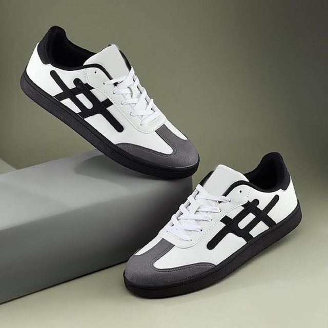 SNKORA SharpStep Comfort Sneakers